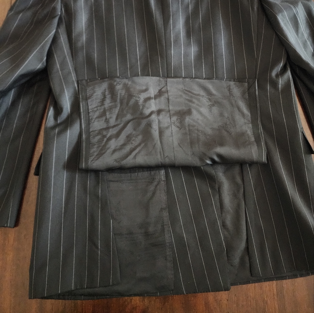 Brioni 42/52R 100% Wool Double Breasted pinstripe Suit Jacket - Picture 10 of 12